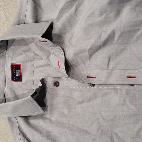 Men's shirts - Picture 2 of 3